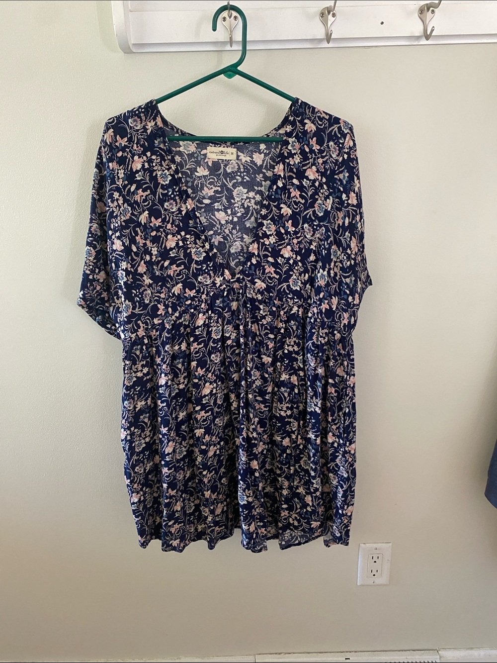 Women’s Navy Floral V-Neck Tunic Top